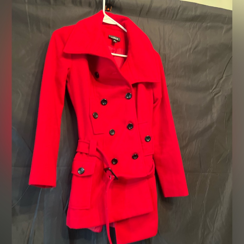 Red small A.buyer coat with pockets and belt black buttons
